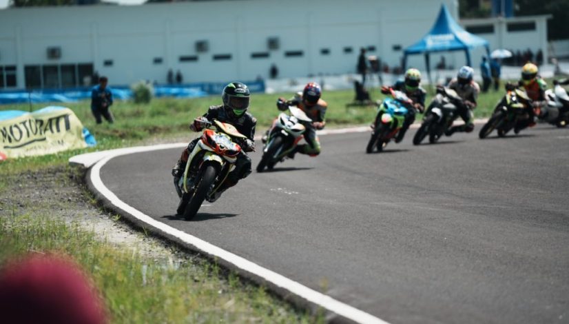 Ratusan Starter Ramaikan Yamaha Cup Race Medan, Tim Jawara MotoPrix Sumatera Dominasi Podium (10) Ratusan Starter Ramaikan Yamaha Cup Race Medan, Tim Jawara MotoPrix Sumatera Dominasi Podium (10)